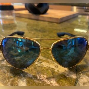 Costa South Point 580G
Blue lenses, gold frame